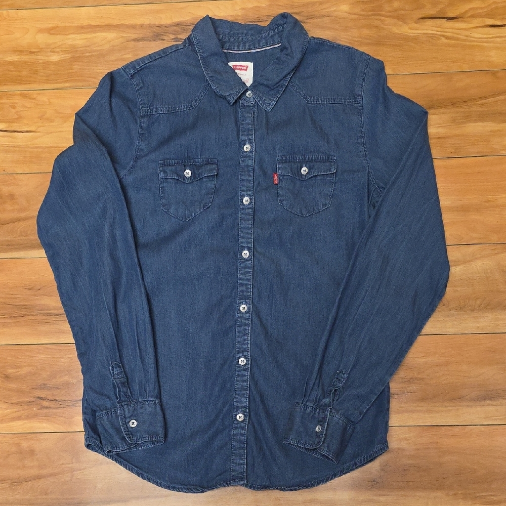 Levi's Size Youth XL Lightweight Dark Blue Long Sleeve Button Up Shirt.